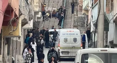 Gasbettiği otomobilden polise ateş açtı