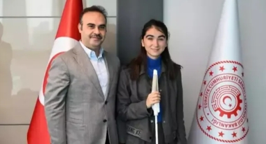 Görme engelli Zülal, yeteneğiyle Togg'un gözleri oldu