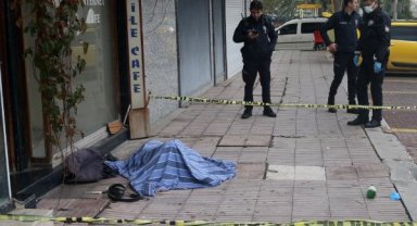 Hastaneye gitmedi sokakta can verdi