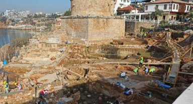 Hıdırlık Kulesi çevresine seyir terası projesi başladı 