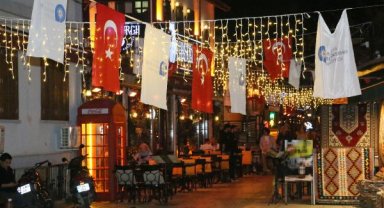 Kaleiçi ışıl ışıl oldu, sanatçılı oteller yok sattı