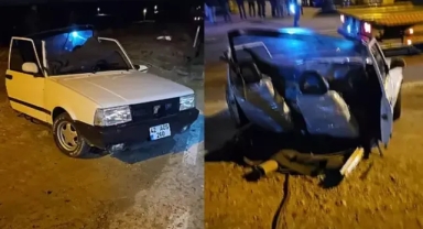 Kamyonetle çarpışan otomobil ikiye bölündü; 5 yaralı