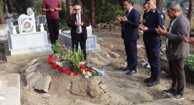 Mihriban'ın mezarına Kaymakam’dan çiçek