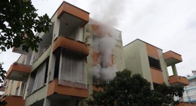 Kentsel dönüşüme giren boş apartmanda yangın