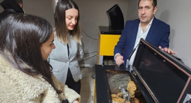 Kompost ve mama yapım makinelerini incelediler