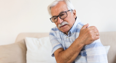 Kronikleşen omuz ağrılarını rahatlatacak 4 yöntem