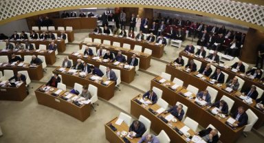 Mecliste 2'nci kez 'yeter sayısı' engeli 