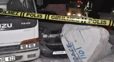 Mermer yüklü tır araçlara çarptı