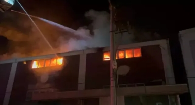 Mobilya imalathanesinde yangın 