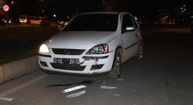 Motosiklet ile otomobil çarpıştı