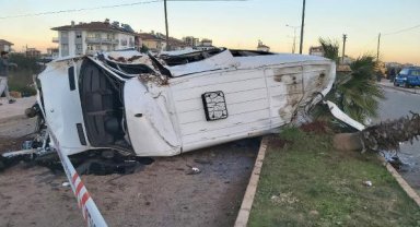 Otomobil ile minibüs çarpıştı: 4 yaralı