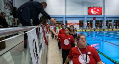 Özel Sporcular Yüzme Şampiyonası başladı