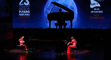 Piyanonun Kraliçeleri'nden muhteşem şov