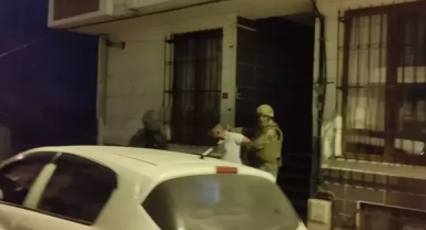 Pompalı tüfekle komşularına ateş açtı