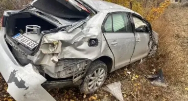 Şarampole devrilen otomobilde 3 yaralı