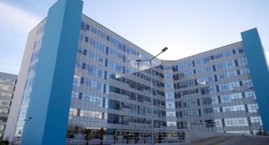 Deprem anında 32 santim esneyecek