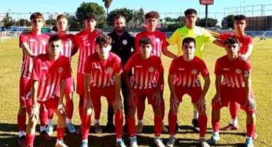 U16 derbisinde kazanan Antalya