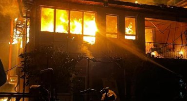 Yangında ev kullanılamaz hale geldi