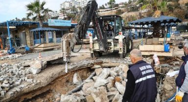 Yat Limanı'nda fırtına onarımı