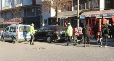 Yayaya motosiklet çarptı