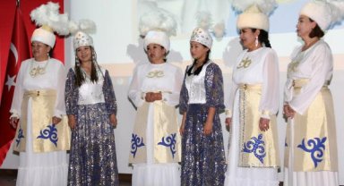 Yazar Cengiz Aytmatov anıldı