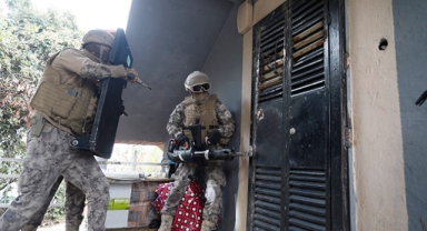 ‘Zehir’ evlerine eş zamanlı baskın