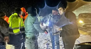 4 saat kurtarılmayı beklediler