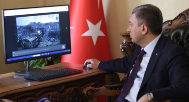 AA fotolarına Şahin’den oy 