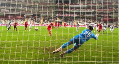 Akrep şahlandı: 2-1