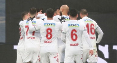 Akrep ‘tek’ attı