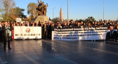 Antalya'da Avukatlar 'Anayasa' için yürüdü 