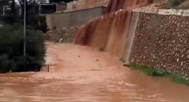 Antalya'da su baskını