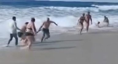 Boğulan turistleri vatandaşlar kurtardı 