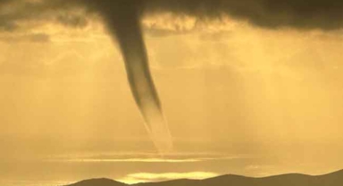 Denizde hortum oluştu