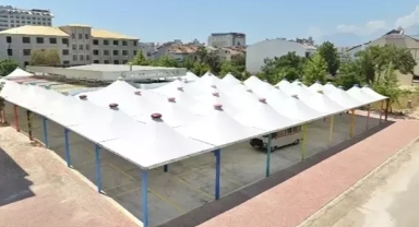 Gürsu Kapalı Halk Pazarı'nı su bastı 