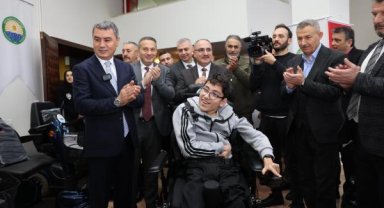 Hollanda Türk İslam Kültür Vakfı'ndan 10 engelliye akülü araç 