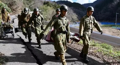 Japonya depreminde ölü sayısı 100 oldu