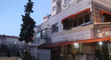 Kafedeki yangın panik yarattı