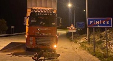 Kamyonetle çarpıştı