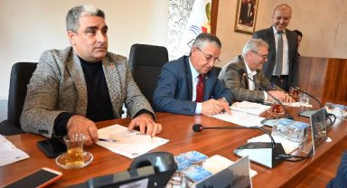 Kemer Belediyesi'nde yeni yılın ilk meclisi