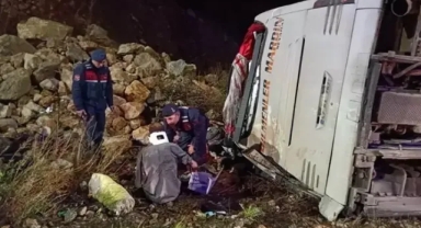 Korkunç kazada yaralanan 30 kişiden 15'i taburcu oldu