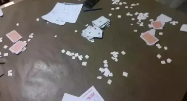 Kumar oynarken yakalandılar