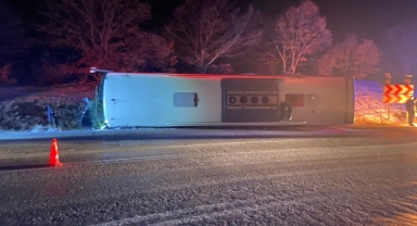 Kütahya'da yolcu otobüsü devrildi: 18 yaralı