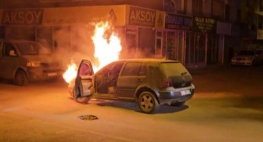 Seyir halindeyken alev topuna döndü