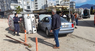 Otomobil ve kamyonet çarpıştı