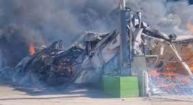 Paketleme tesisinde yangın