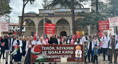 Sağlık çalışanlarından sessiz yürüyüş