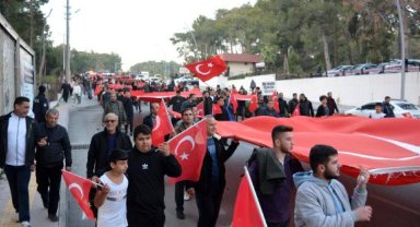 Şehitler için yürüdüler