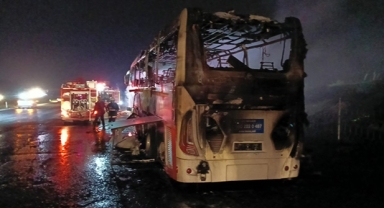 Seyir halindeyken alev aldı