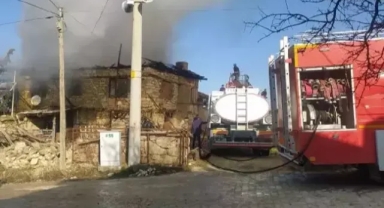 Soba bacası tutuştu